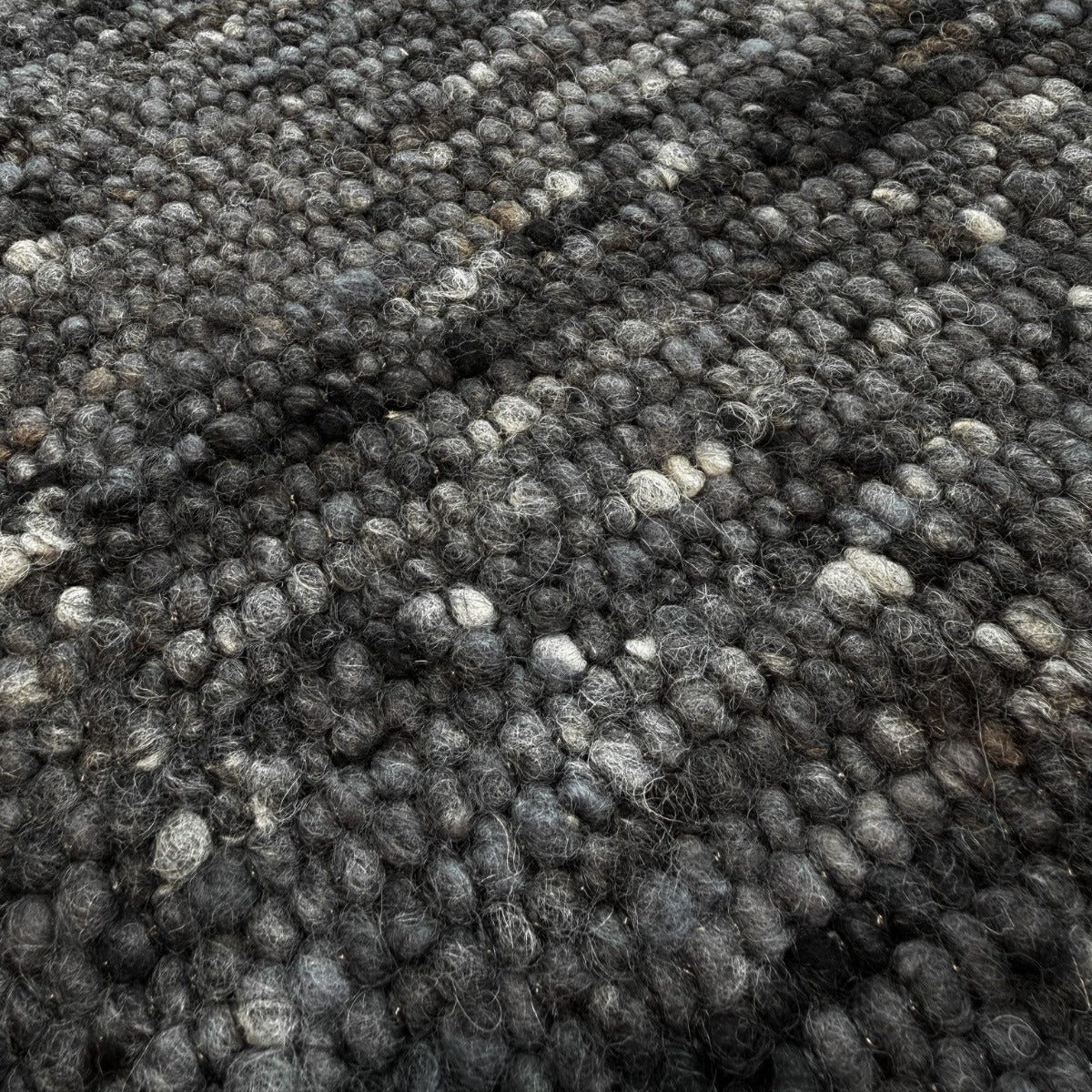 Tapis anthracite en laine - Assisi - photo 1
