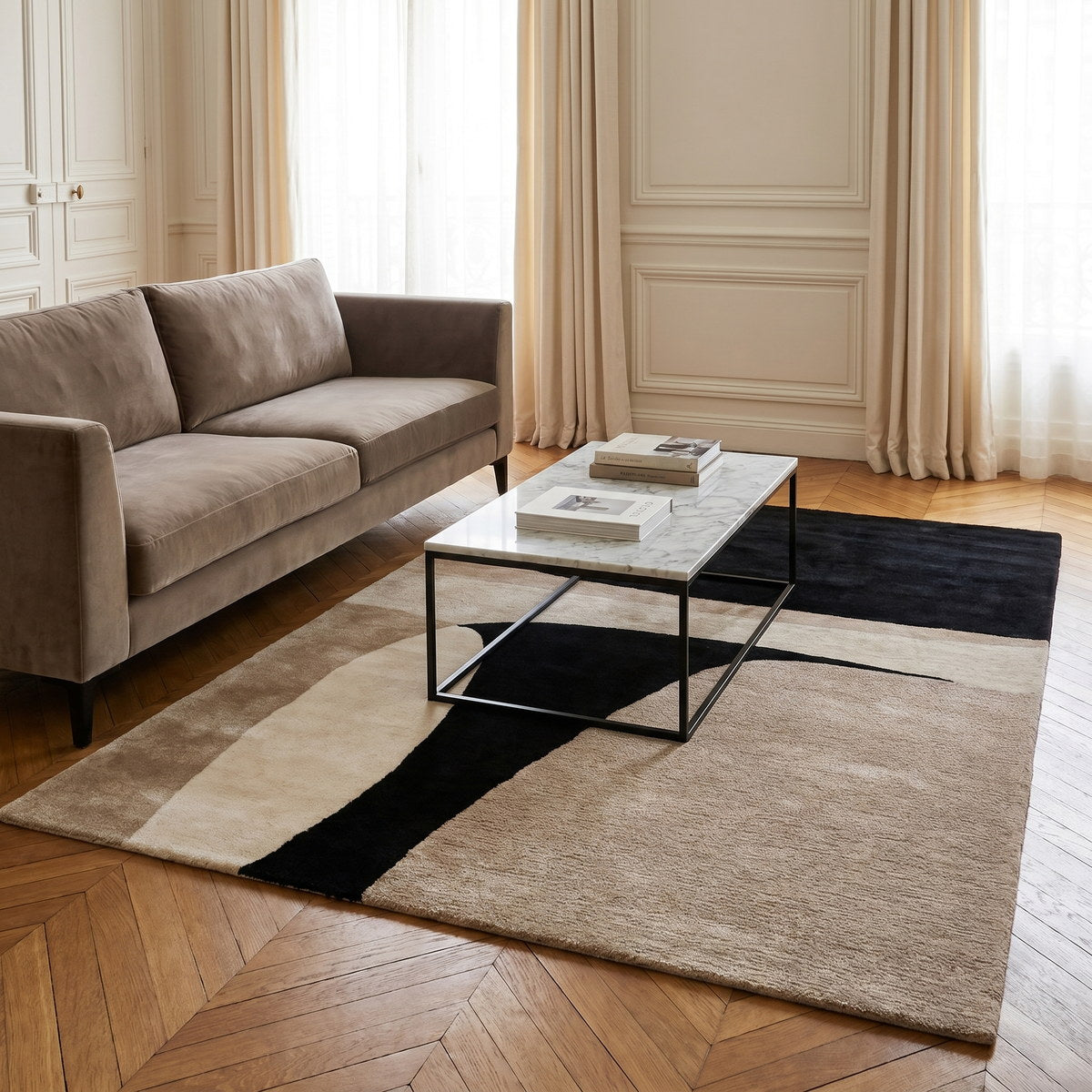 Tapis design en viscose beige - Prato - ambiance salon 3
