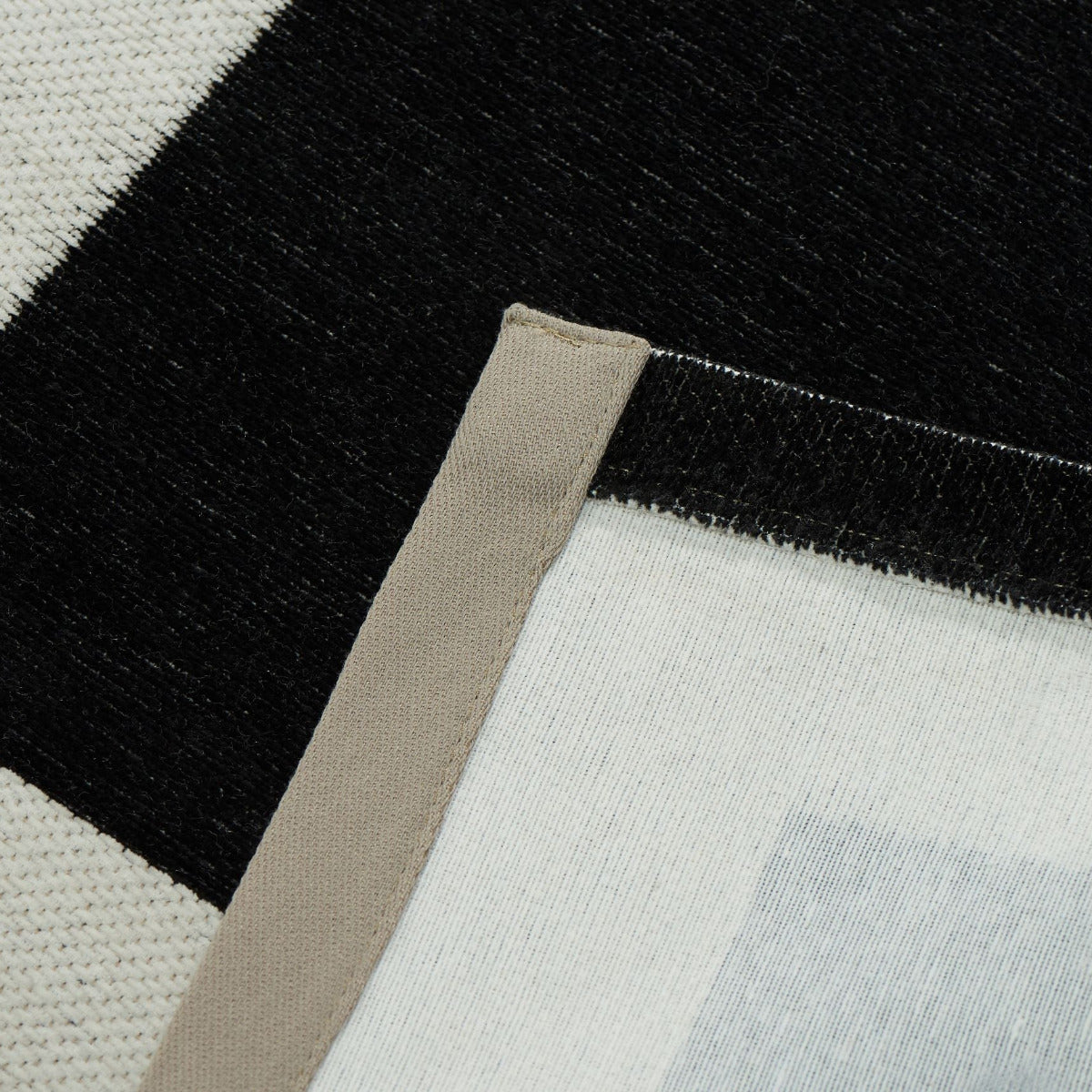Tapis noir en polyester - Mantova - photo 5