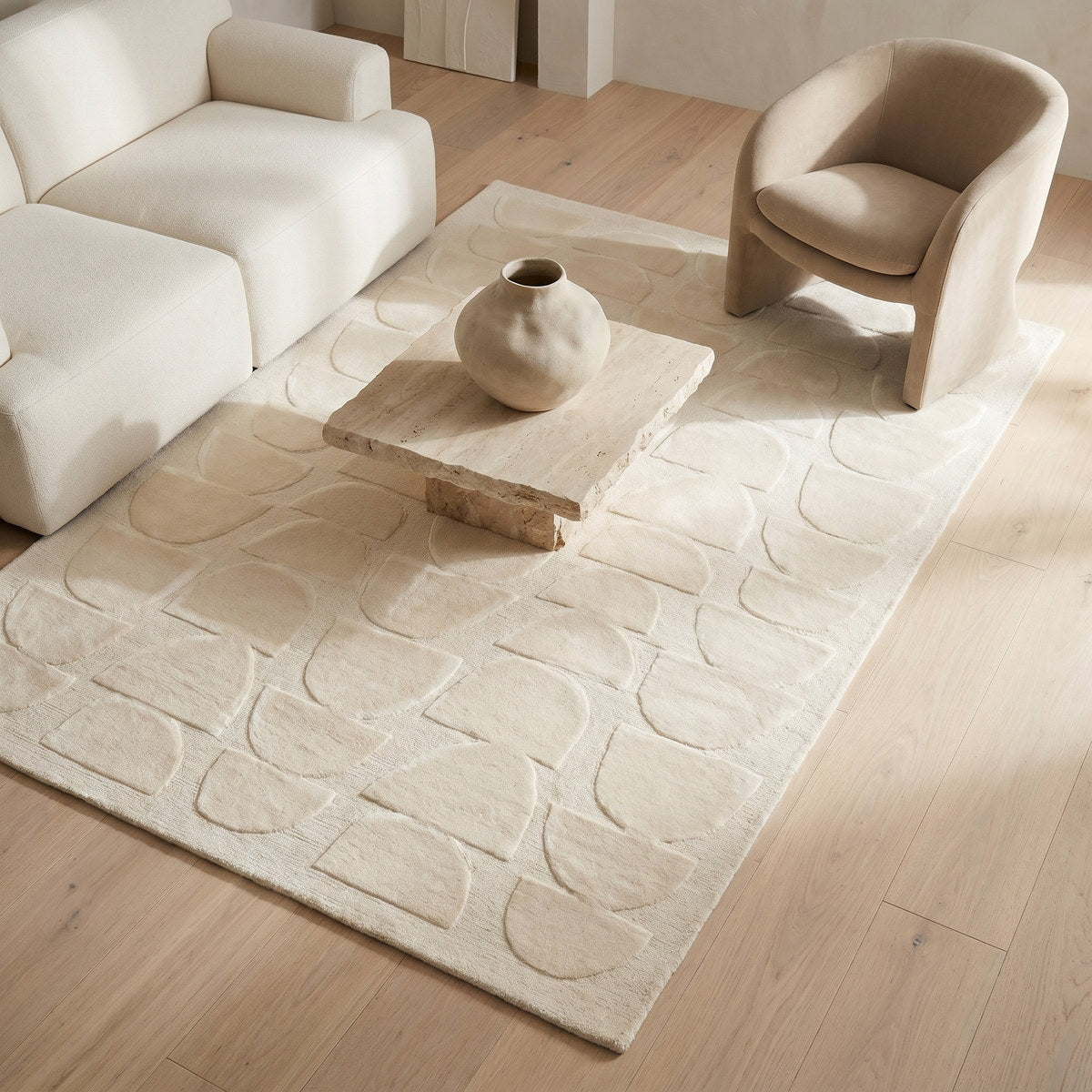 Tapis de salon en laine et viscose sable - Ancona - ambiance salon 2
