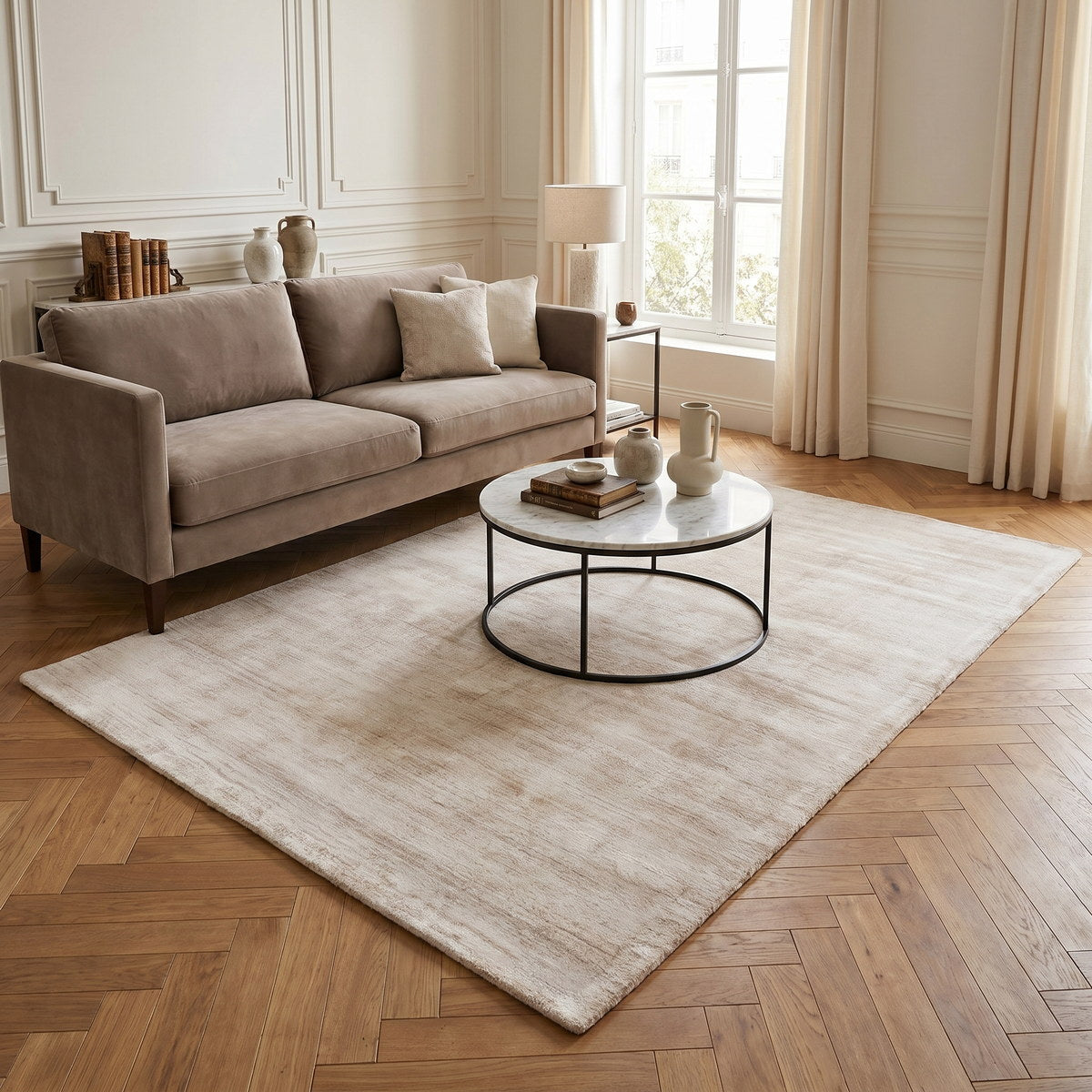Tapis design en viscose argenté - Perugia - ambiance salon 3
