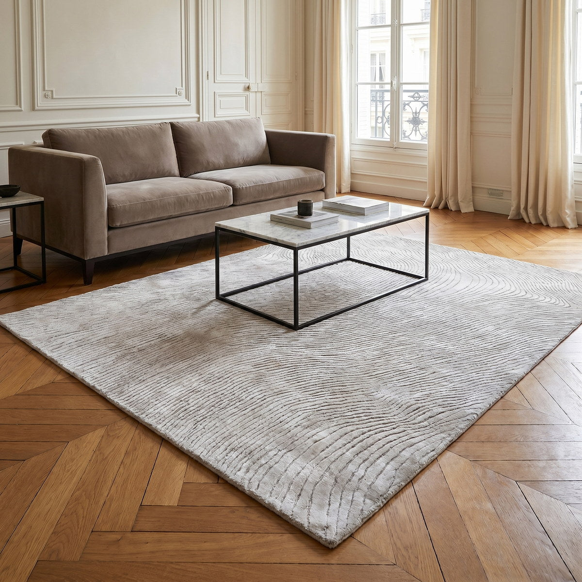 Tapis design en viscose beige - Giulia - ambiance salon 3