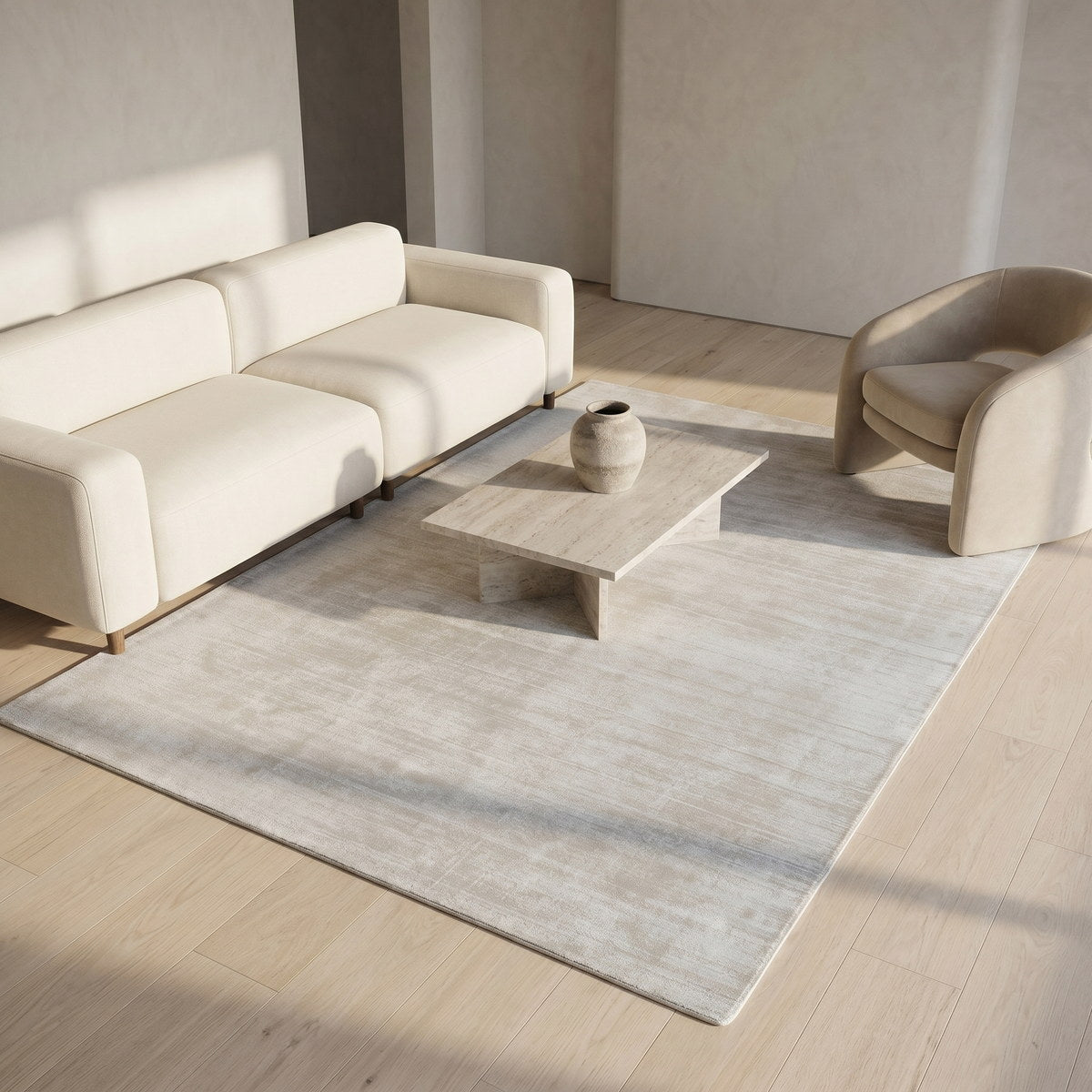 Tapis design en viscose gris clair - Ascoli - ambiance salon 2