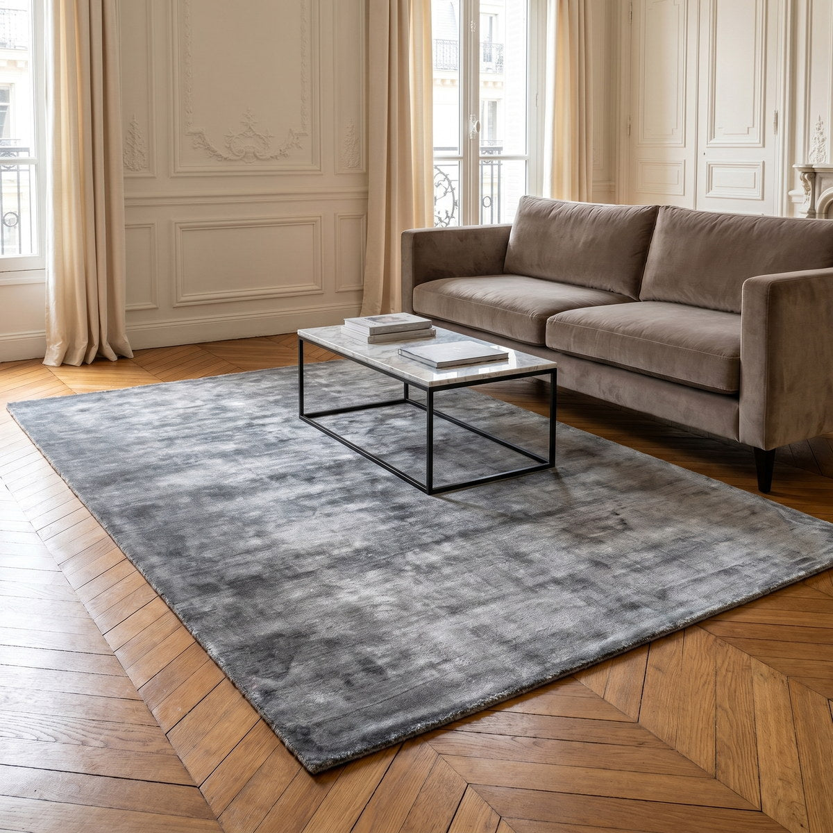 Tapis design en viscose gris - Campobasso - ambiance salon 3