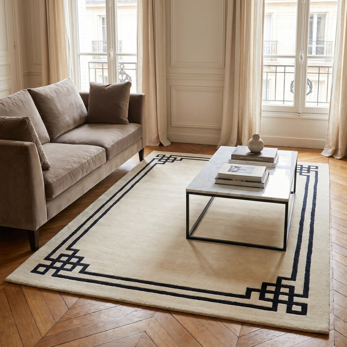 Tapis design en viscose perle - Gaeta - ambiance salon 3
